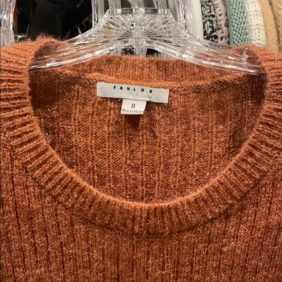 Fuzzy sweater - Picture 2 of 3